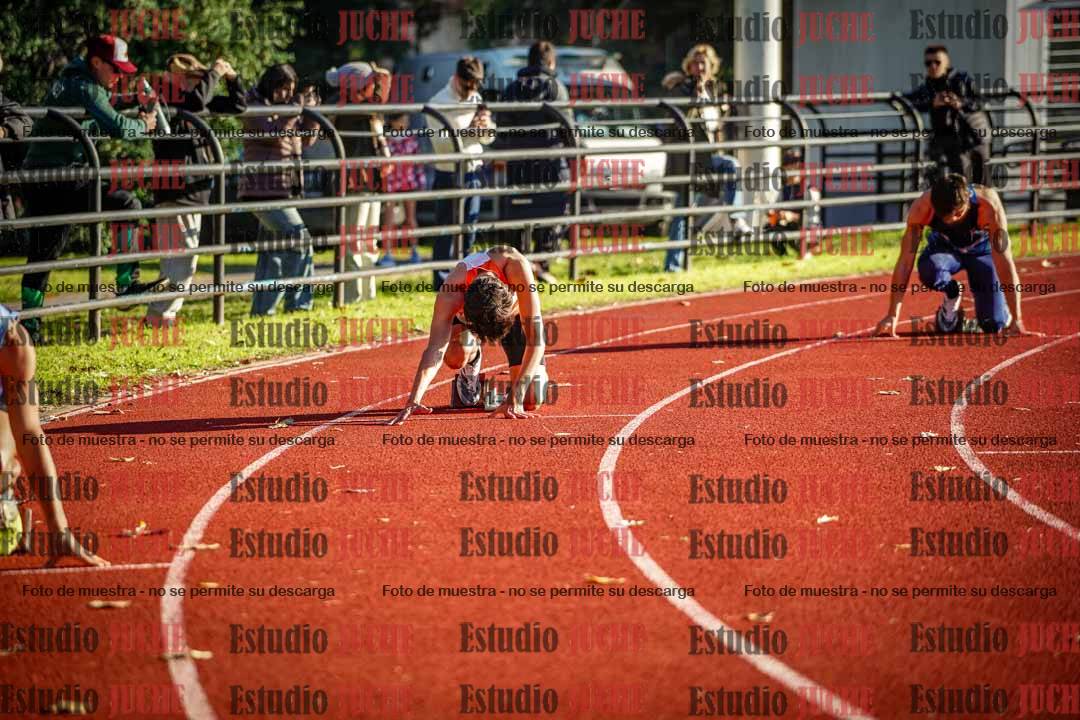 Fotos de los 400 m con vallas de varones