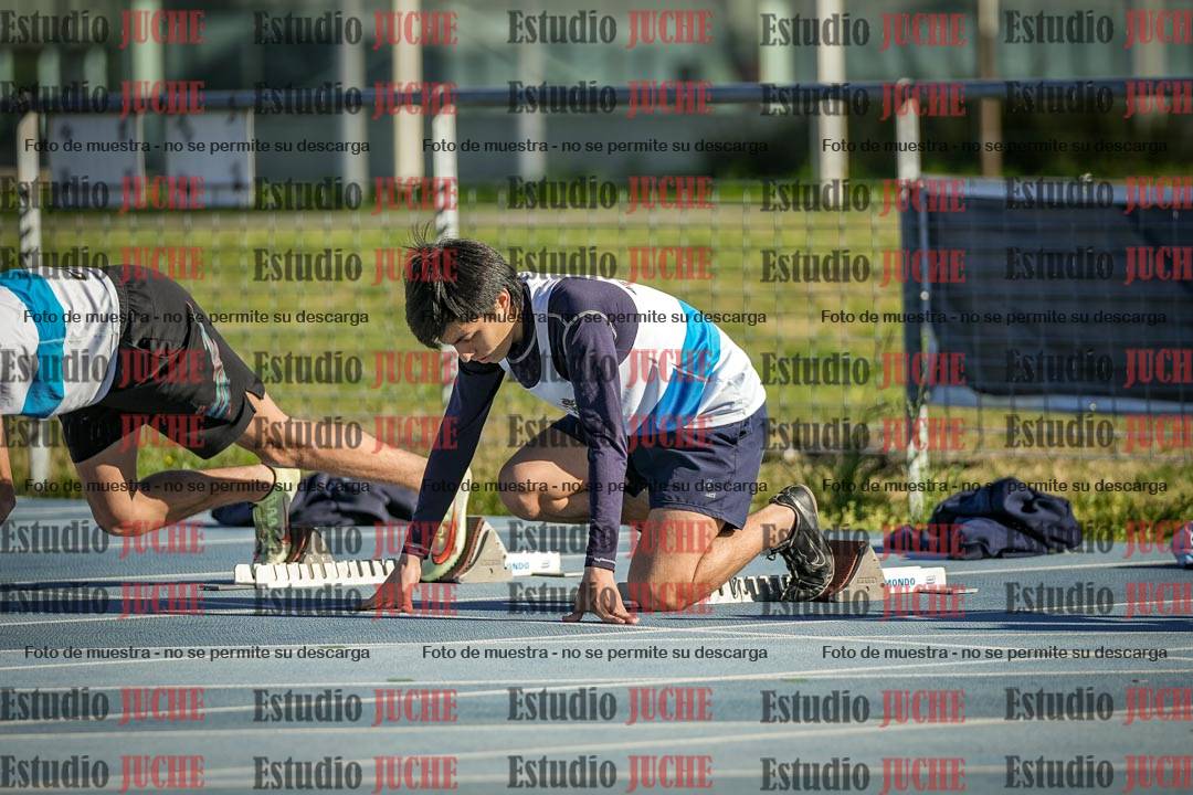 Fotos de los 110 m con vallas de varones - U17 (incluye heptatlón)