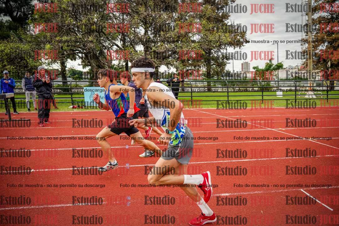 Fotos de los 3000 m con obstáculos de varones