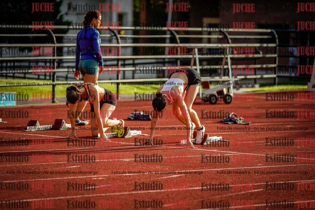 Fotos de los 100 m con vallas de mujeres