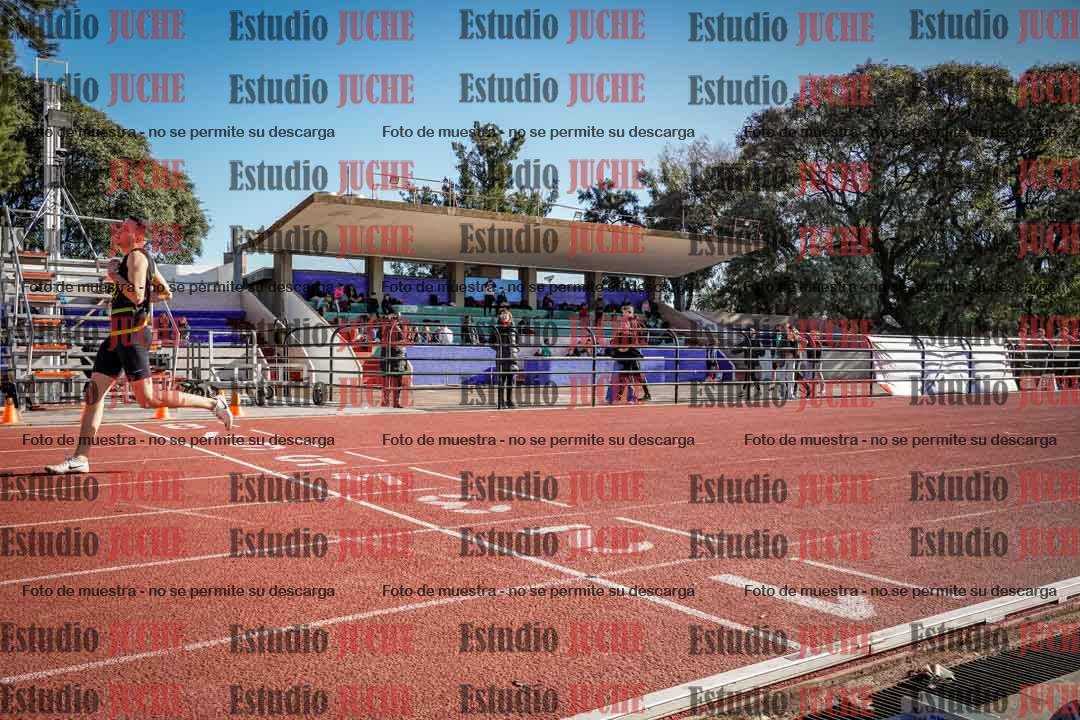 Fotos de los 400 m con vallas de varones