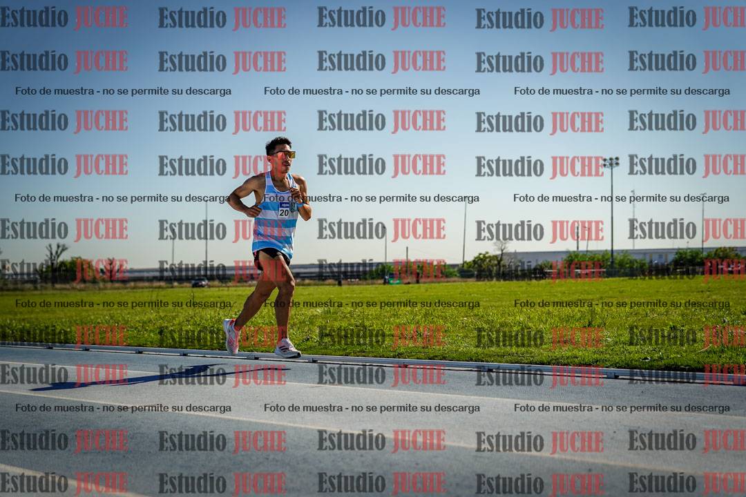 Fotos de los 5000 m de mujeres y varones - serie 1