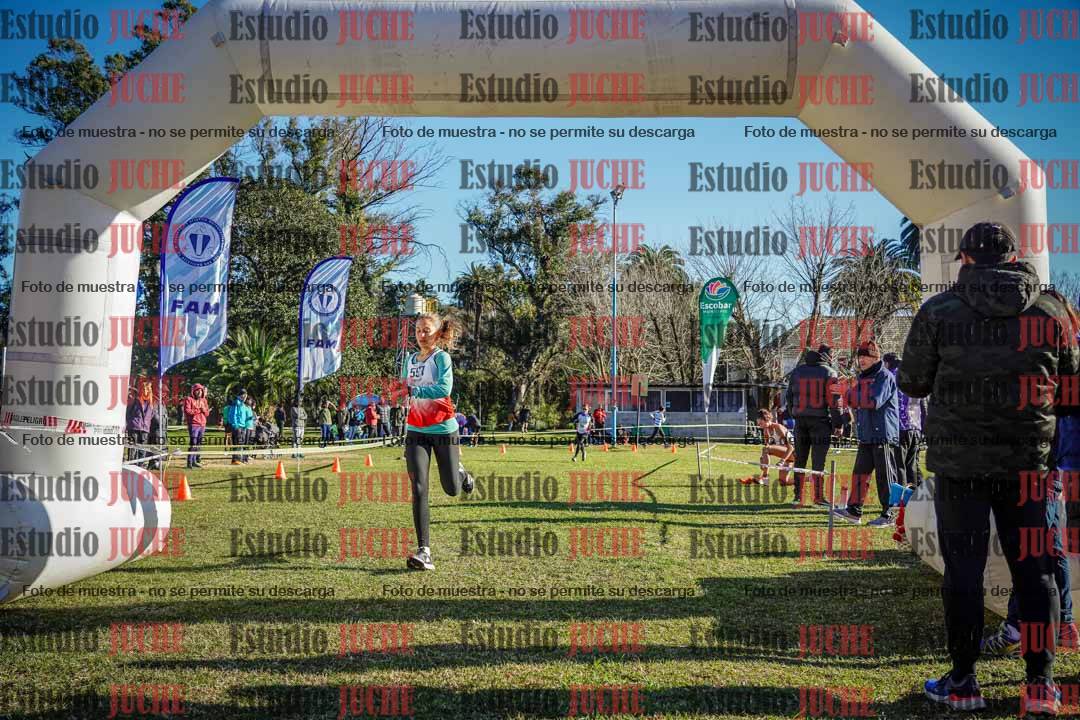 Fotos de la llegada del cross de 4000 m - mujeres