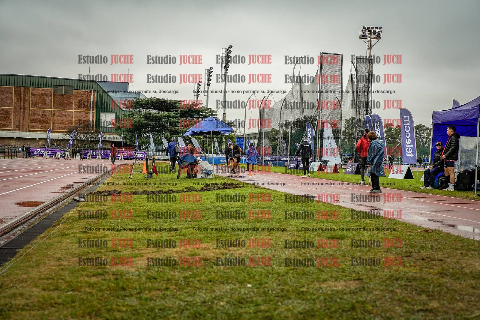 Fotos del salto en largo de varones