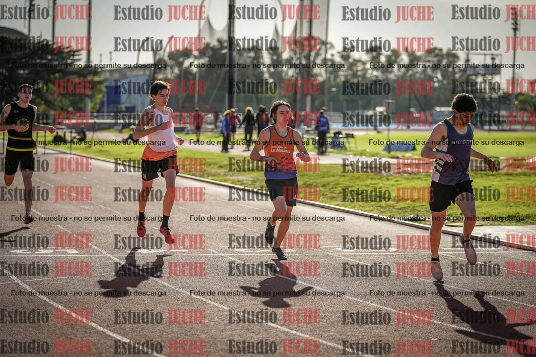 Fotos de los 400 m con vallas de varones