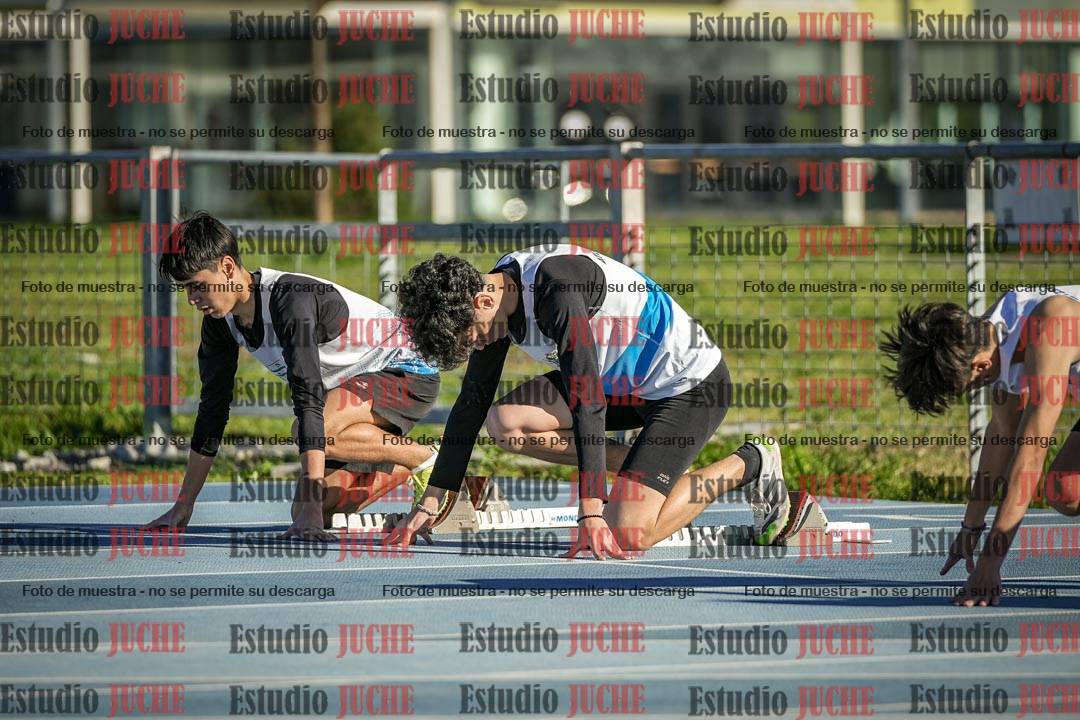 Fotos de los 110 m con vallas de varones - U17 (incluye heptatlón)