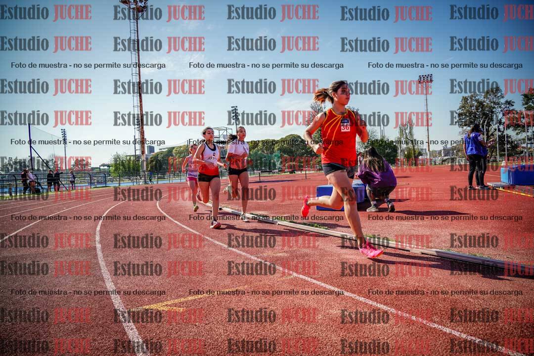Fotos de los 600 m llanos de mujeres - U16