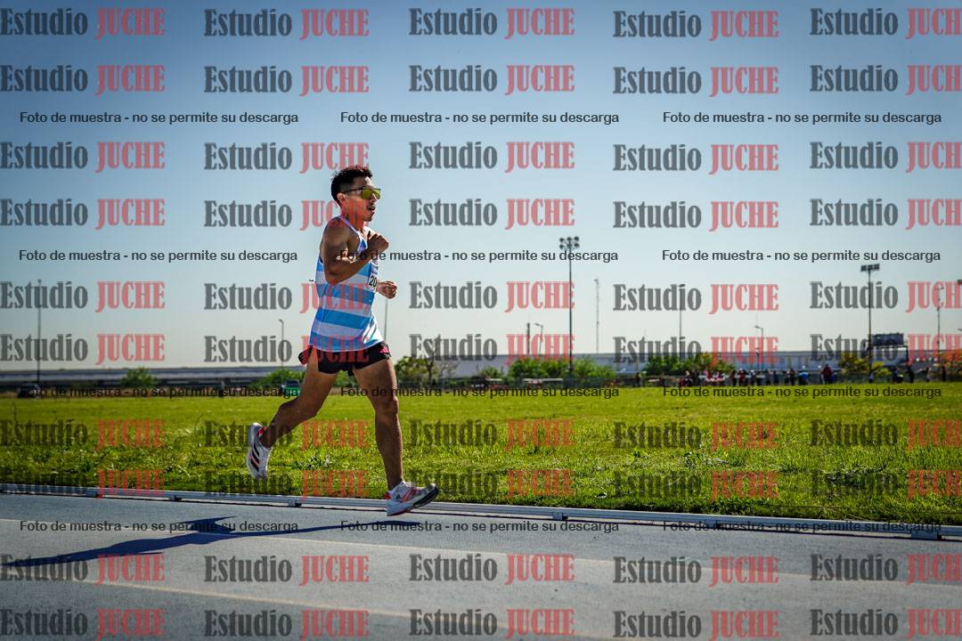 Fotos de los 5000 m de mujeres y varones - serie 1