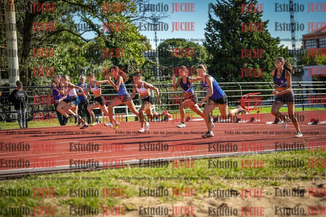 Fotos de los 100 m con vallas de mujeres