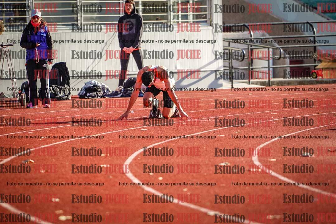 Fotos de los 400 m con vallas de varones