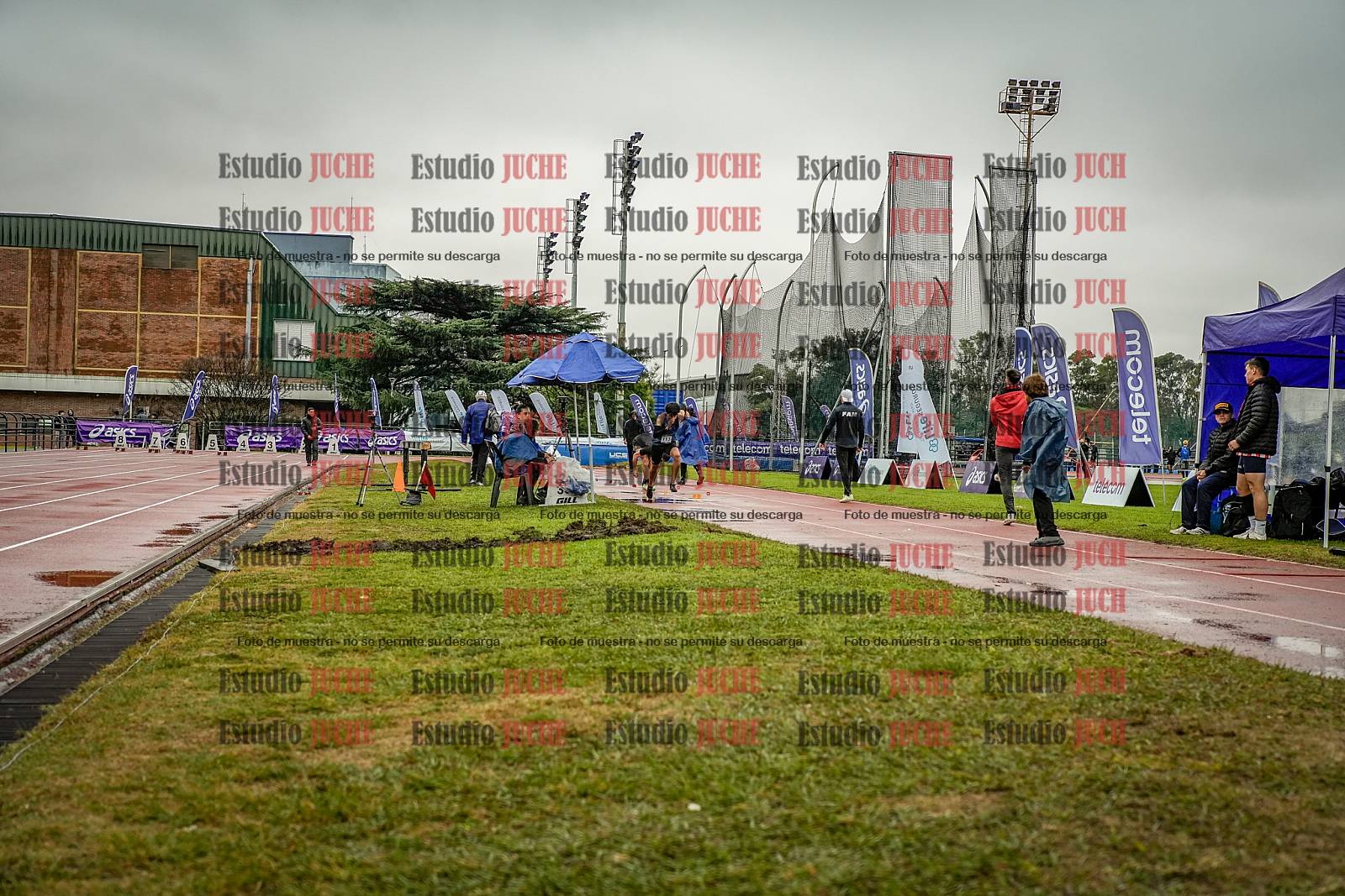Fotos del salto en largo de varones
