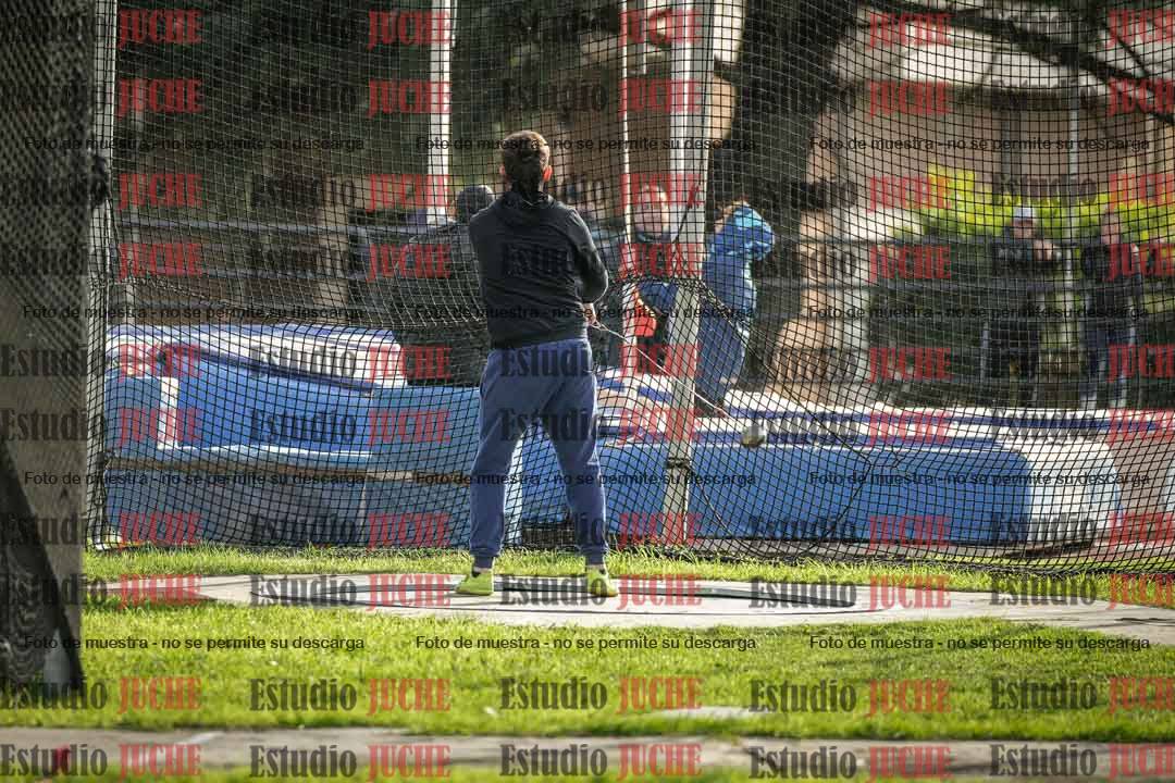 Fotos del lanzamiento de martillo de varones