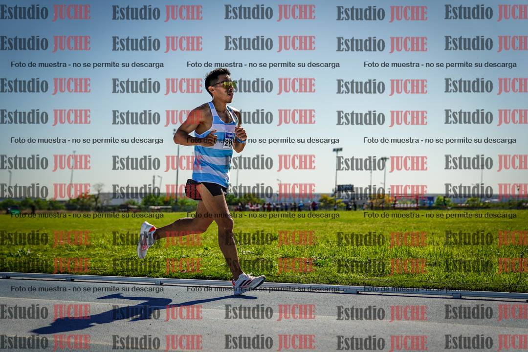 Fotos de los 5000 m de mujeres y varones - serie 1