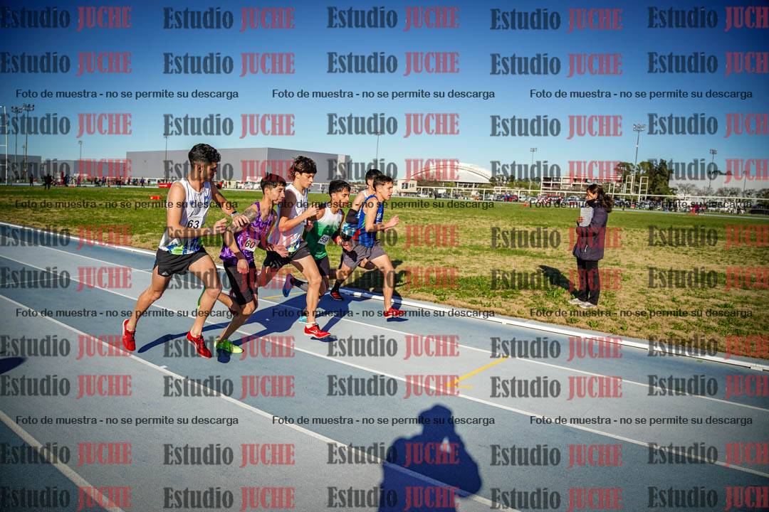 Fotos de los 3000 m con obstáculos de varones