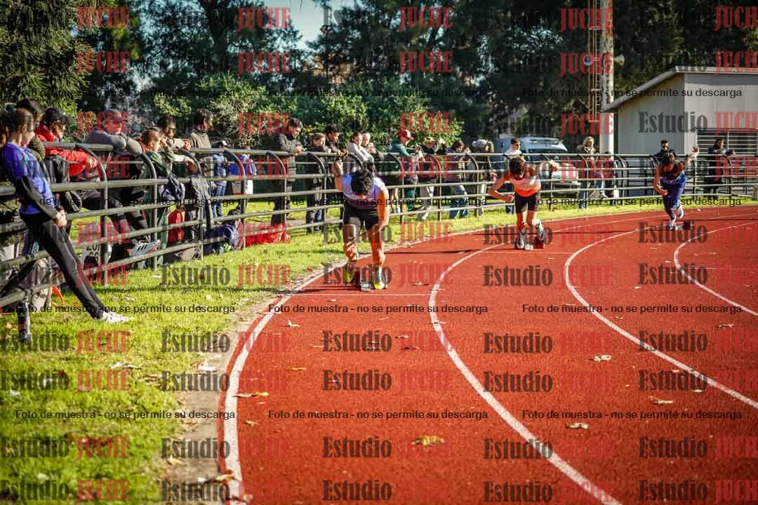 Fotos de los 400 m con vallas de varones