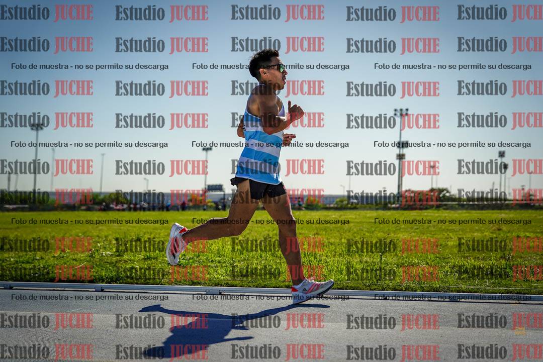 Fotos de los 5000 m de mujeres y varones - serie 1