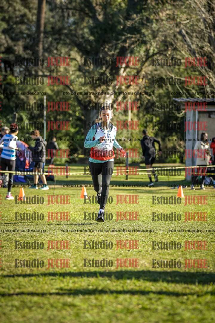 Fotos de la llegada del cross de 4000 m - mujeres