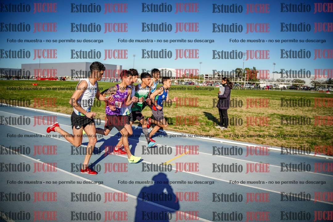 Fotos de los 3000 m con obstáculos de varones