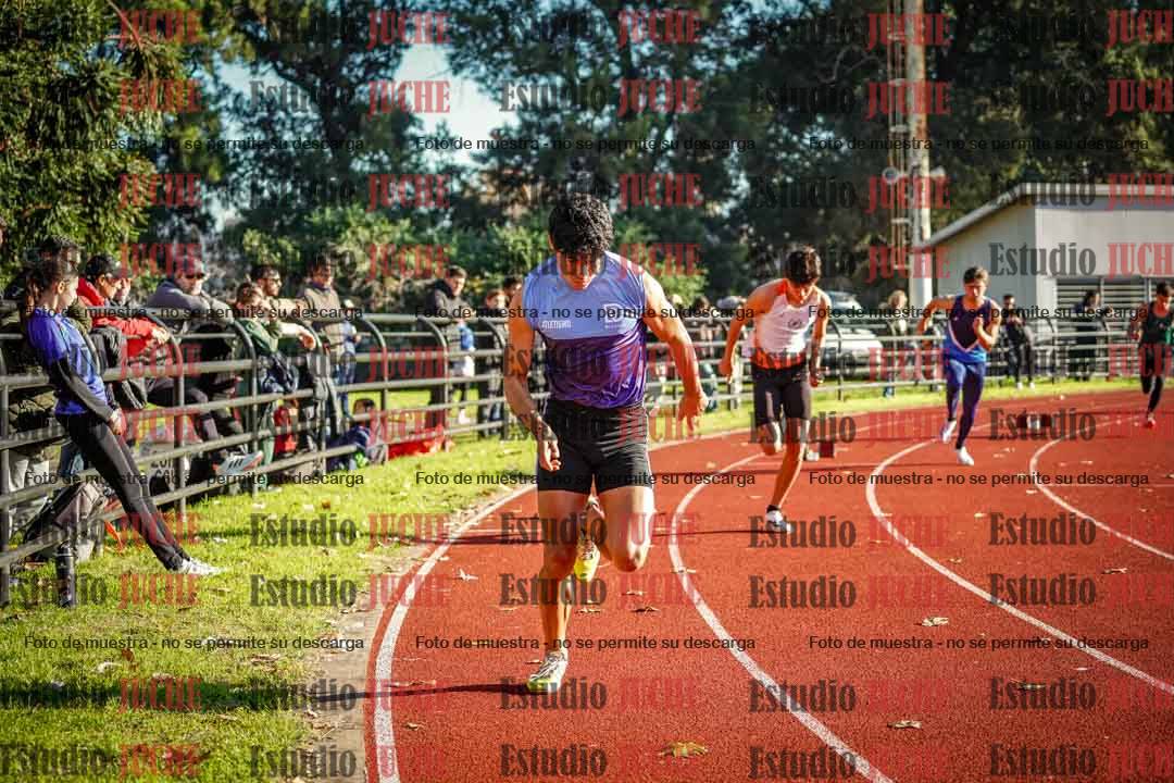 Fotos de los 400 m con vallas de varones