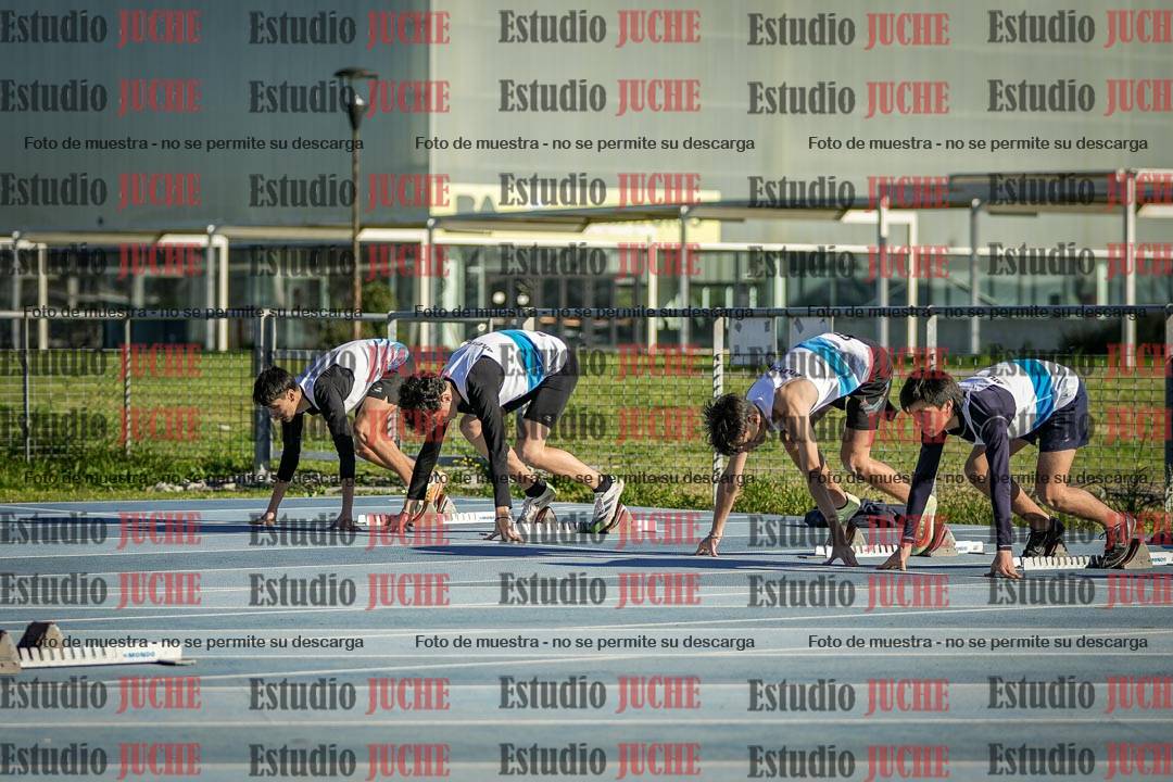 Fotos de los 110 m con vallas de varones - U17 (incluye heptatlón)