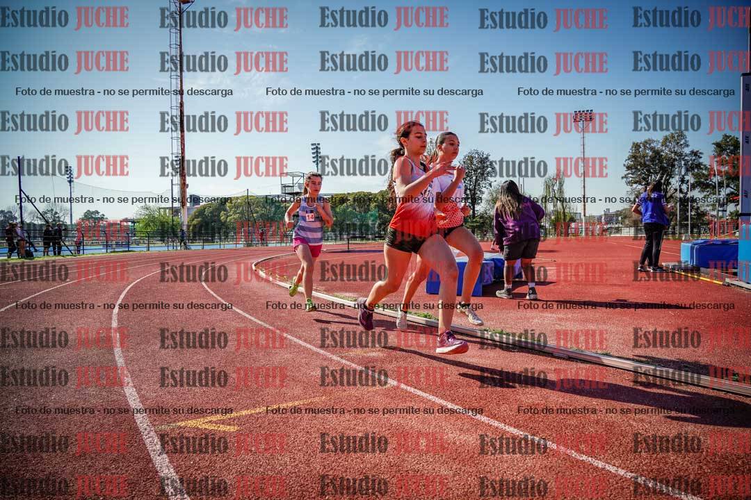 Fotos de los 600 m llanos de mujeres - U16