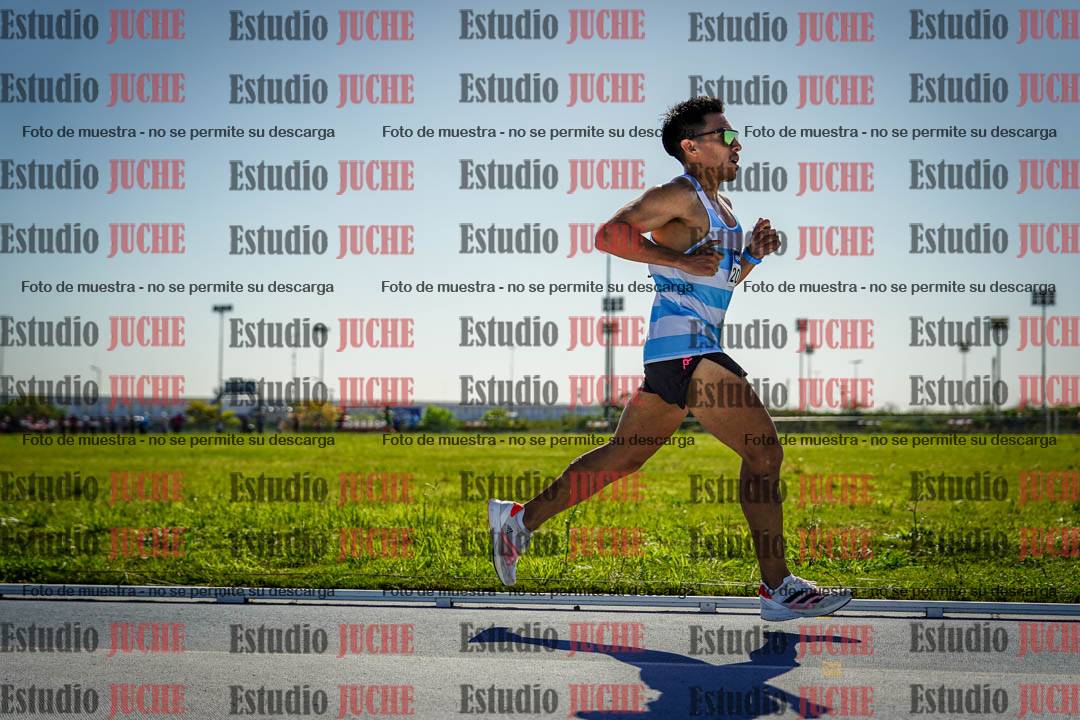 Fotos de los 5000 m de mujeres y varones - serie 1