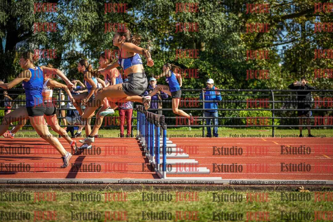 Fotos de los 100 m con vallas de mujeres