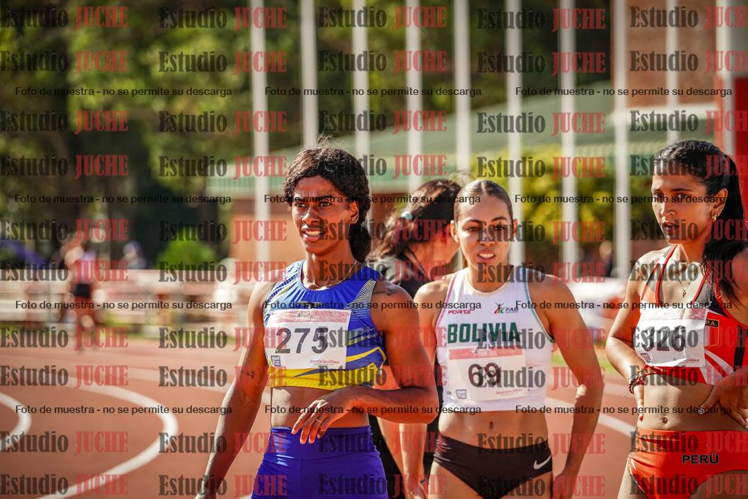Fotos de algunos extras y podios del día 1