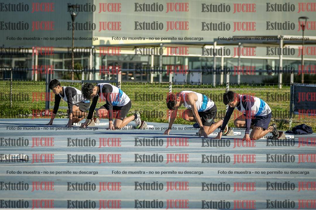 Fotos de los 110 m con vallas de varones - U17 (incluye heptatlón)