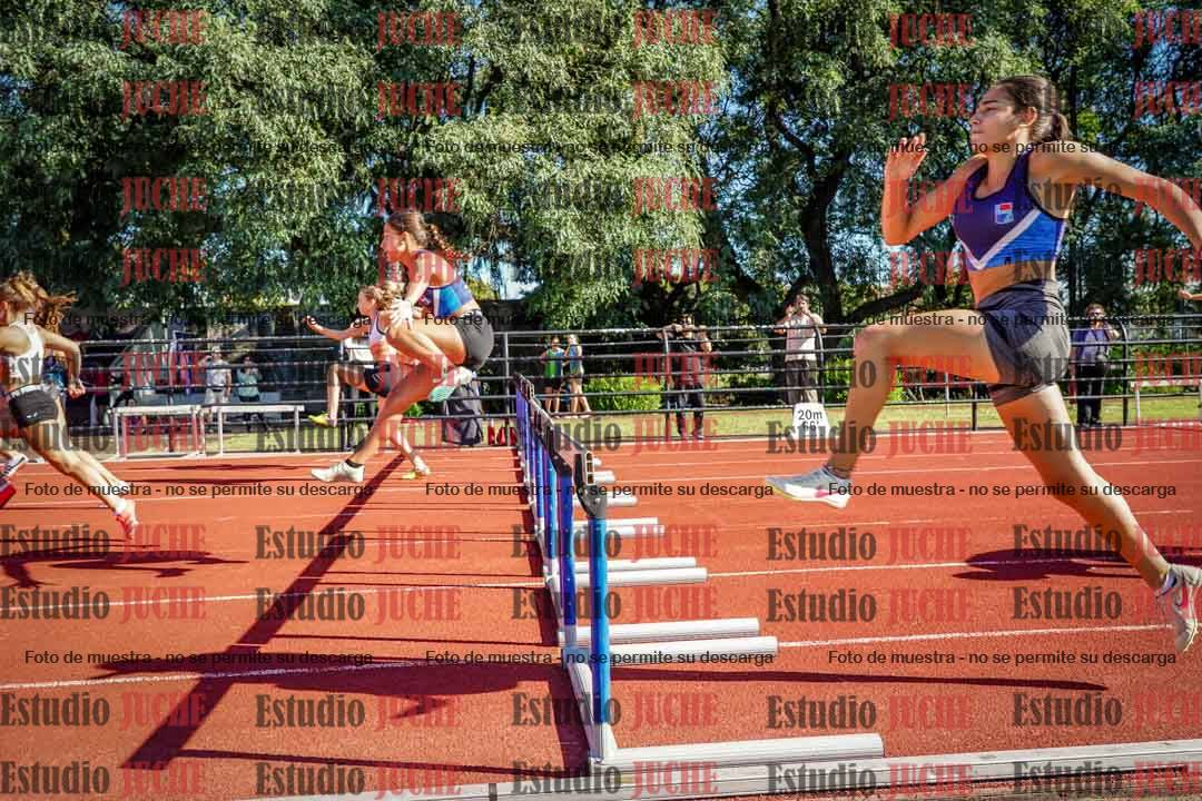 Fotos de los 100 m con vallas de mujeres