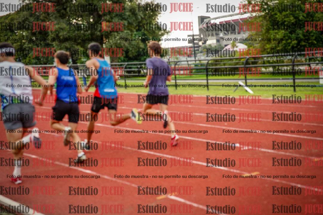 Fotos de los 3000 m con obstáculos de varones