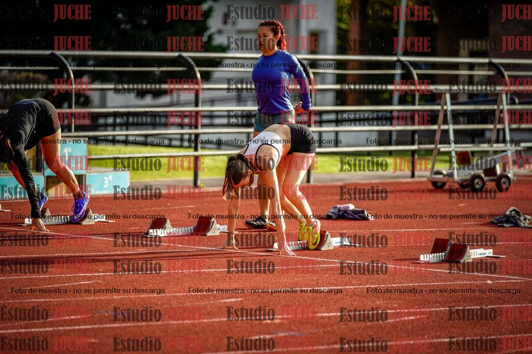 Fotos de los 100 m con vallas de mujeres