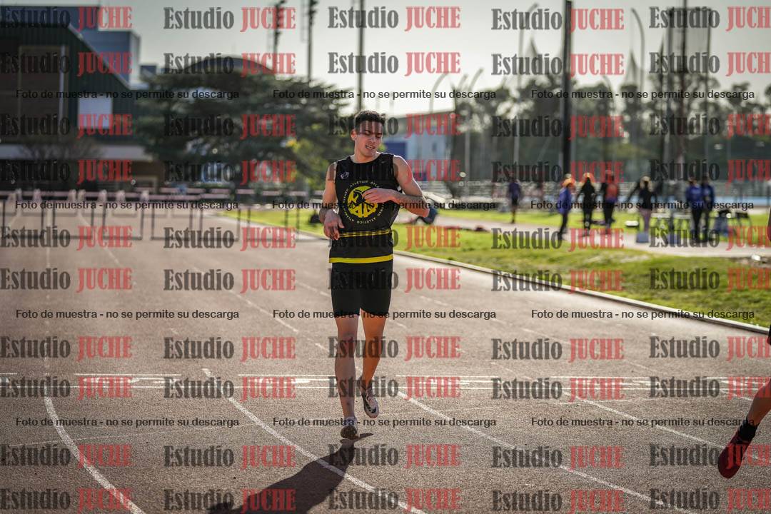 Fotos de los 400 m con vallas de varones