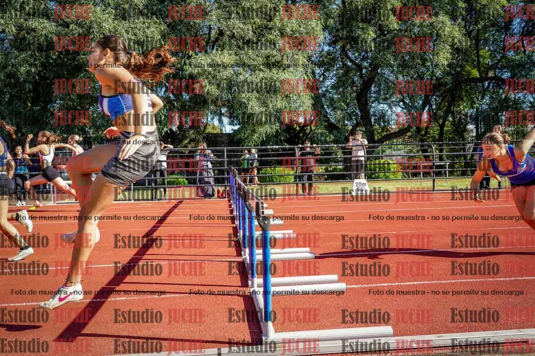 Fotos de los 100 m con vallas de mujeres