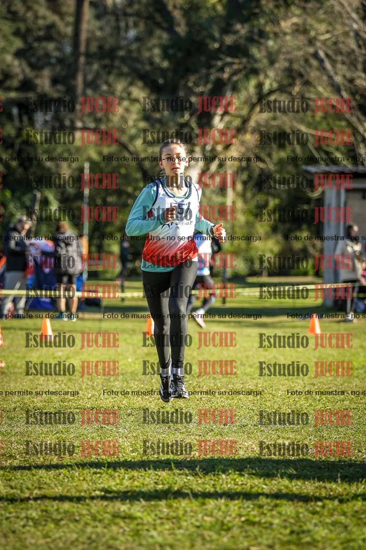 Fotos de la llegada del cross de 4000 m - mujeres