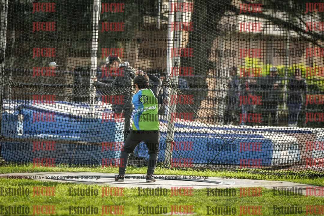 Fotos del lanzamiento de martillo de varones