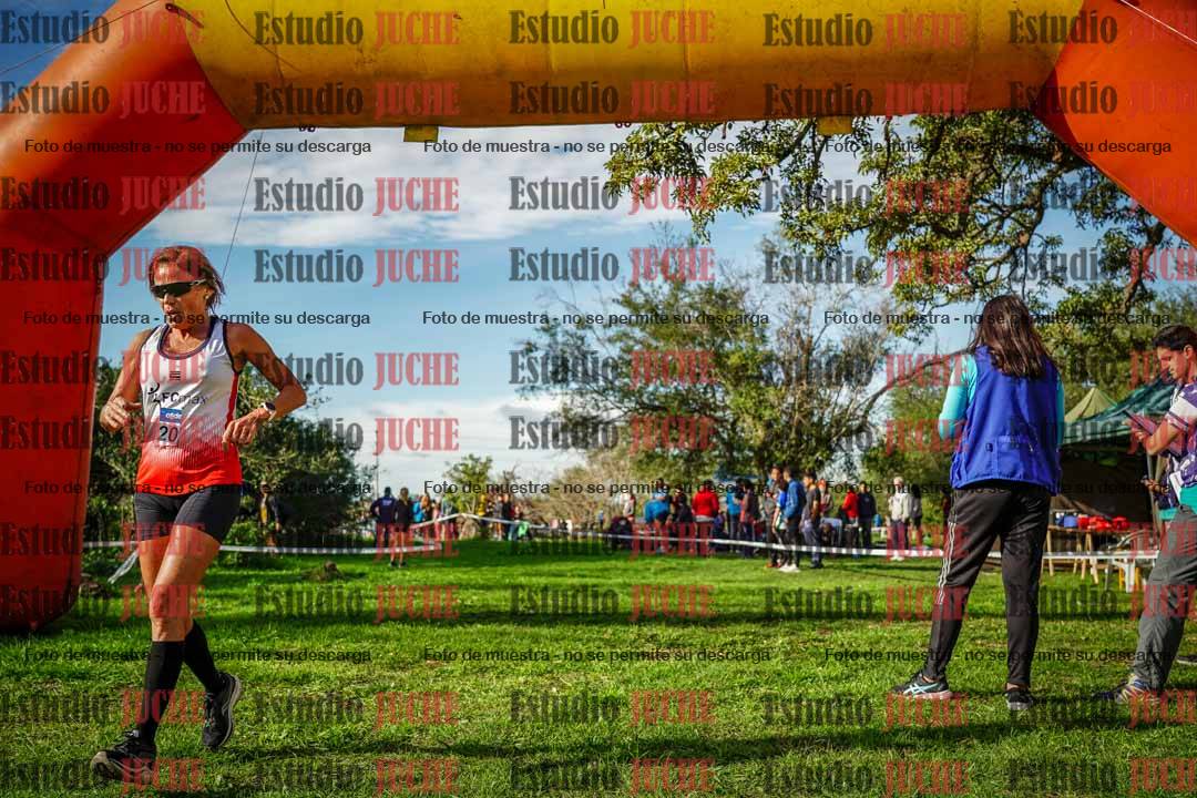 Fotos de la llegada del cross de 4000 m - mujeres