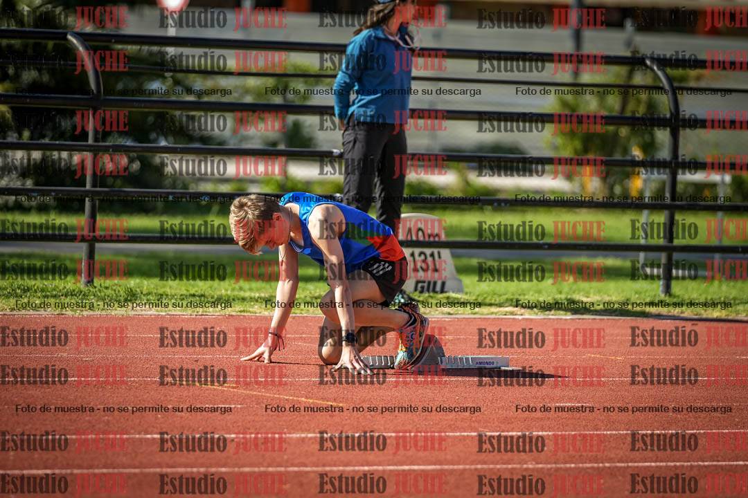 Fotos de los 295 m con vallas de varones