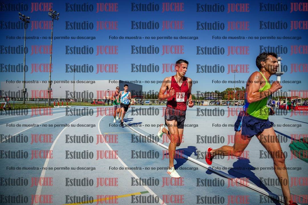 Fotos de los 5000 m de mujeres y varones - serie 1
