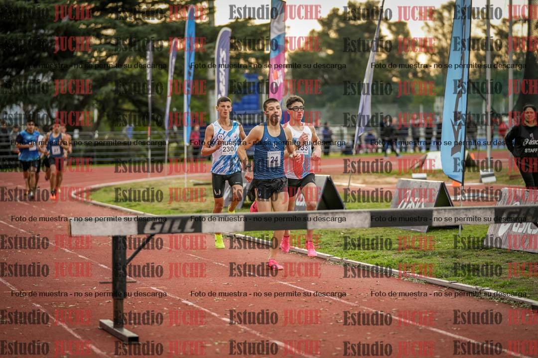 Fotos de los 2000 m con obstáculos de varones