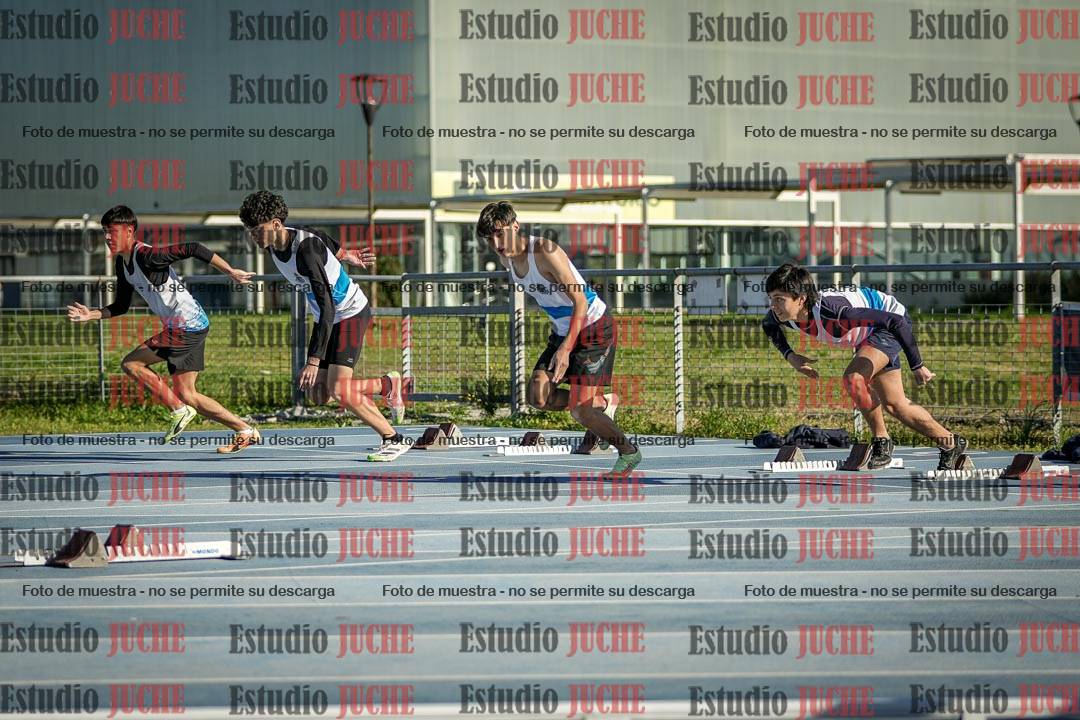 Fotos de los 110 m con vallas de varones - U17 (incluye heptatlón)