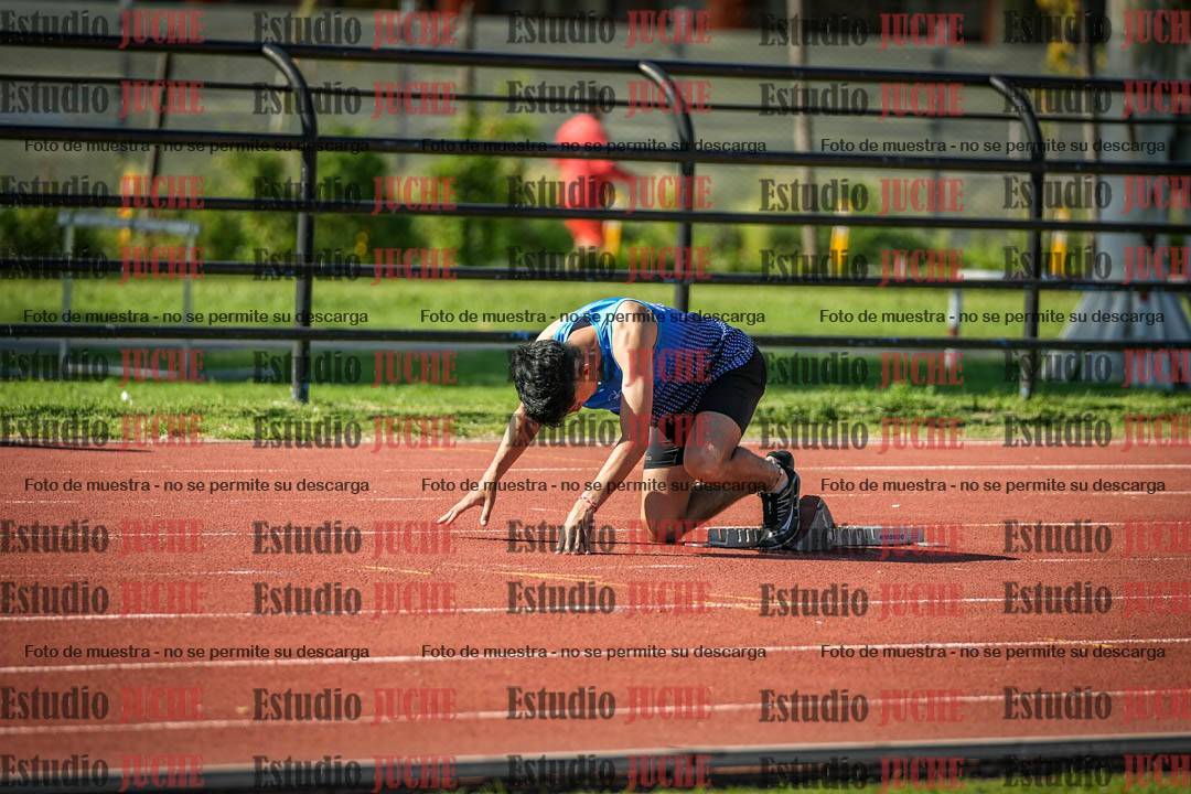 Fotos de los 295 m con vallas de varones