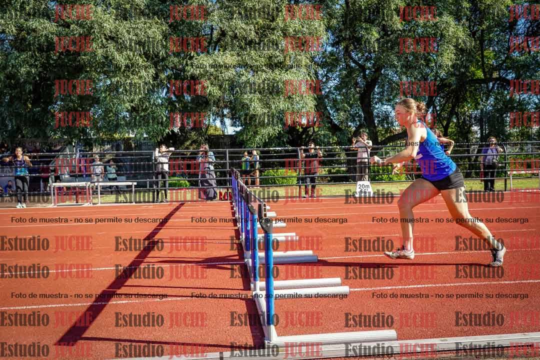 Fotos de los 100 m con vallas de mujeres