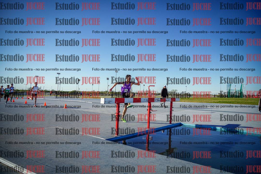 Fotos de los 3000 m con obstáculos de varones