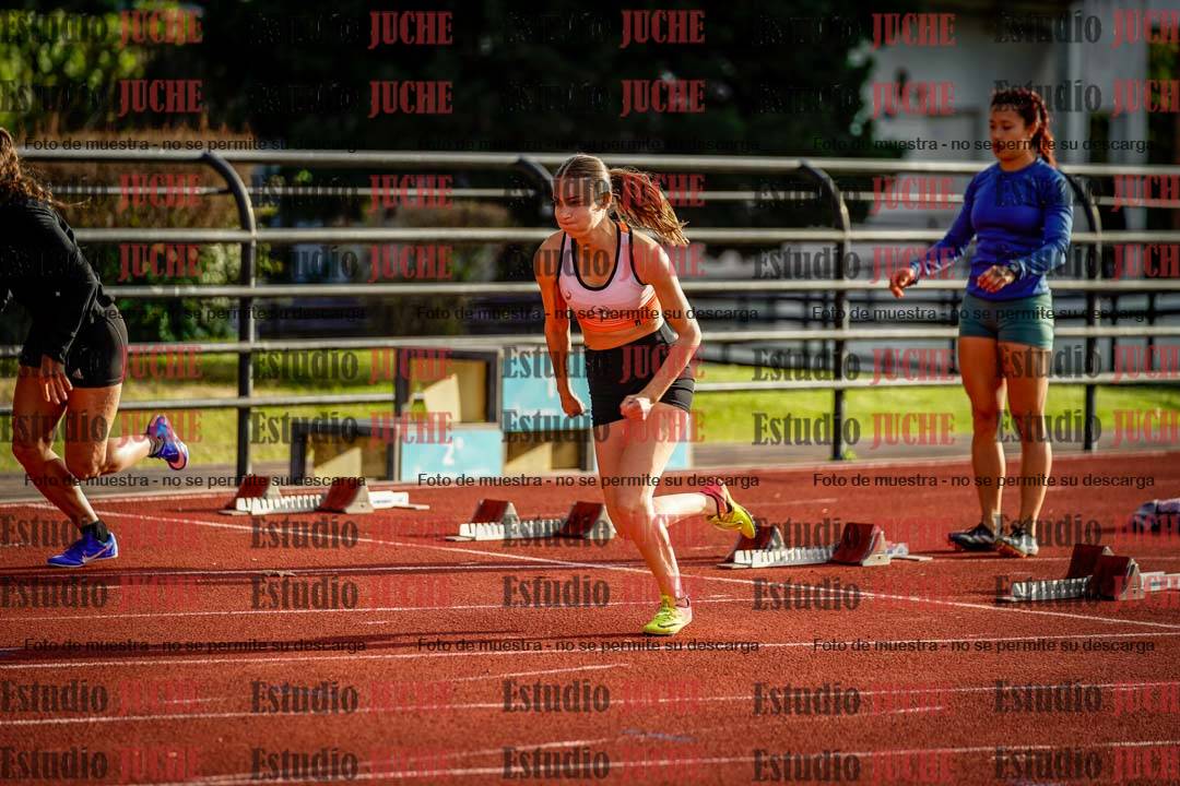 Fotos de los 100 m con vallas de mujeres