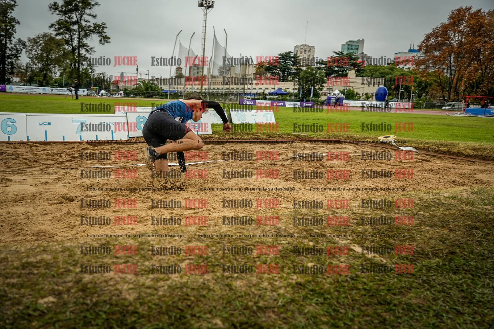 Fotos del salto en largo de varones