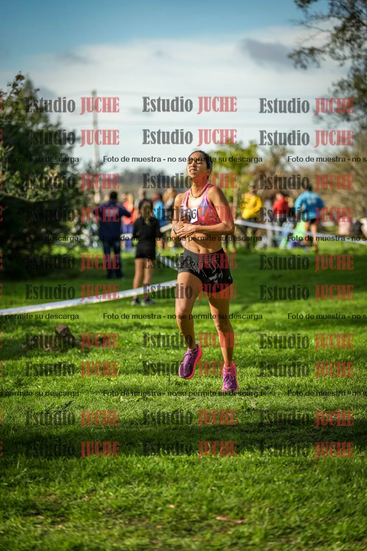 Fotos de la llegada del cross de 4000 m - mujeres