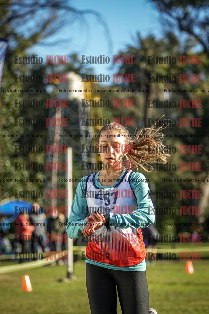 Fotos de la llegada del cross de 4000 m - mujeres