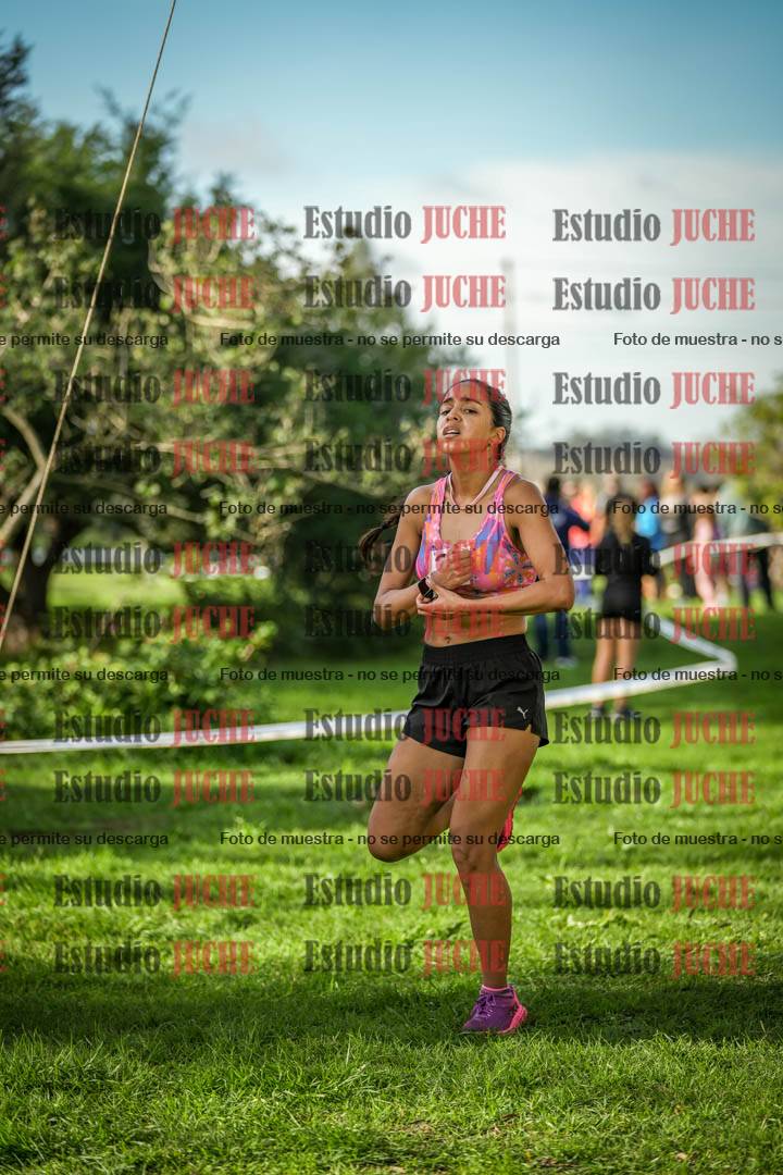 Fotos de la llegada del cross de 4000 m - mujeres