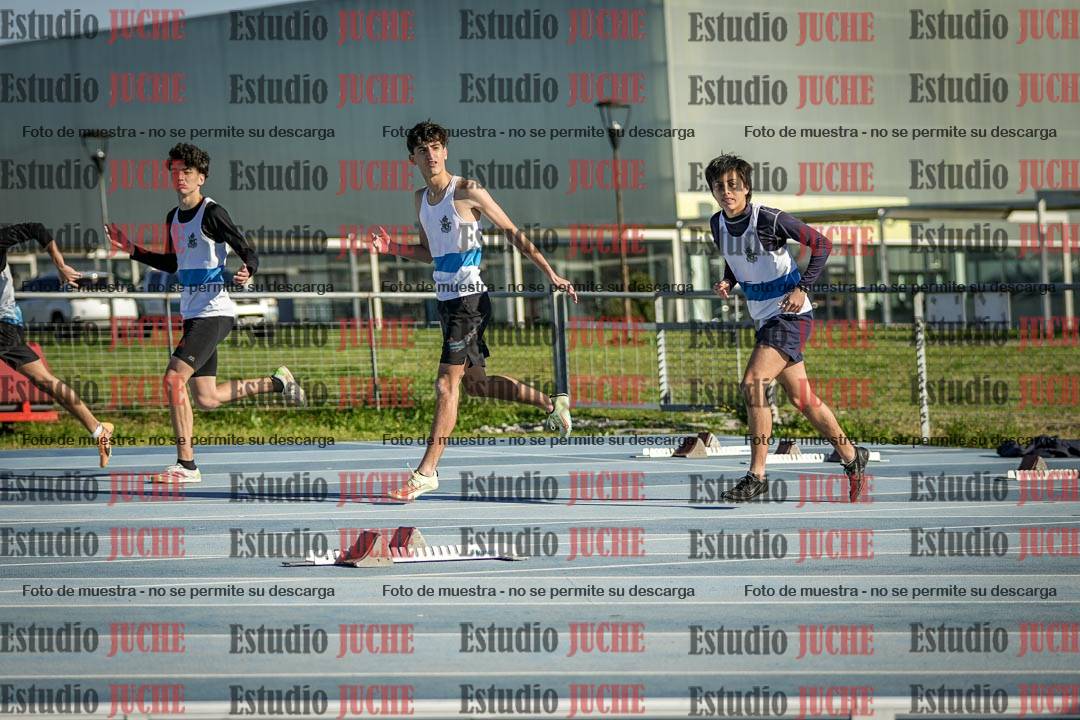 Fotos de los 110 m con vallas de varones - U17 (incluye heptatlón)